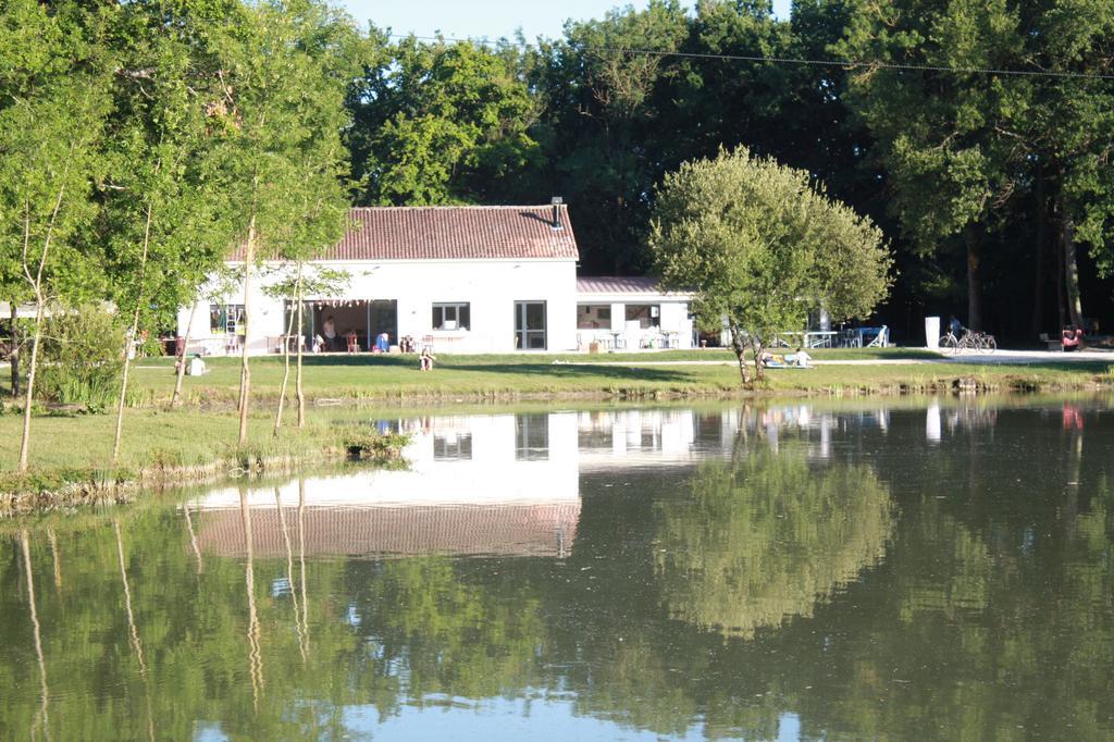 Chalet De La Heronniere Chef-Boutonne Экстерьер фото